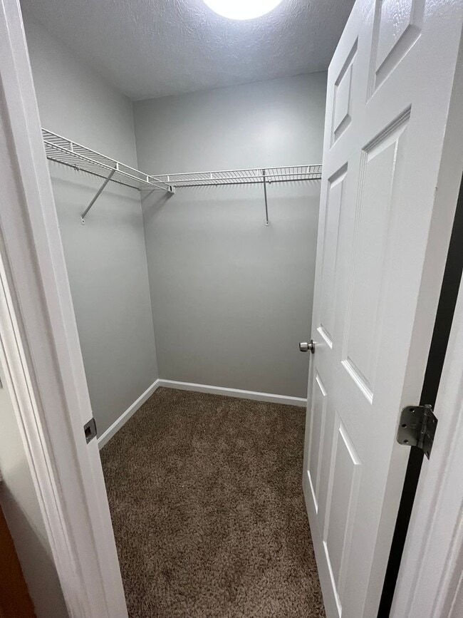 Building Photo - Location & Convenience!!!
