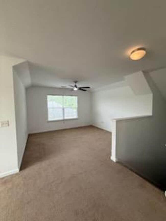 Building Photo - Convenient Southside Bungalo