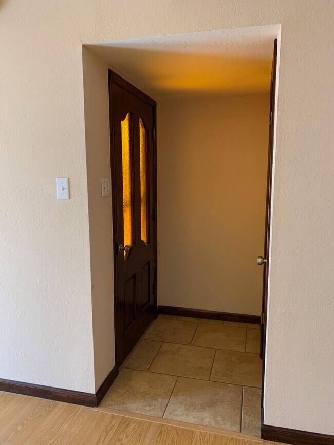 Building Photo - 6745 Ridge Top Dr