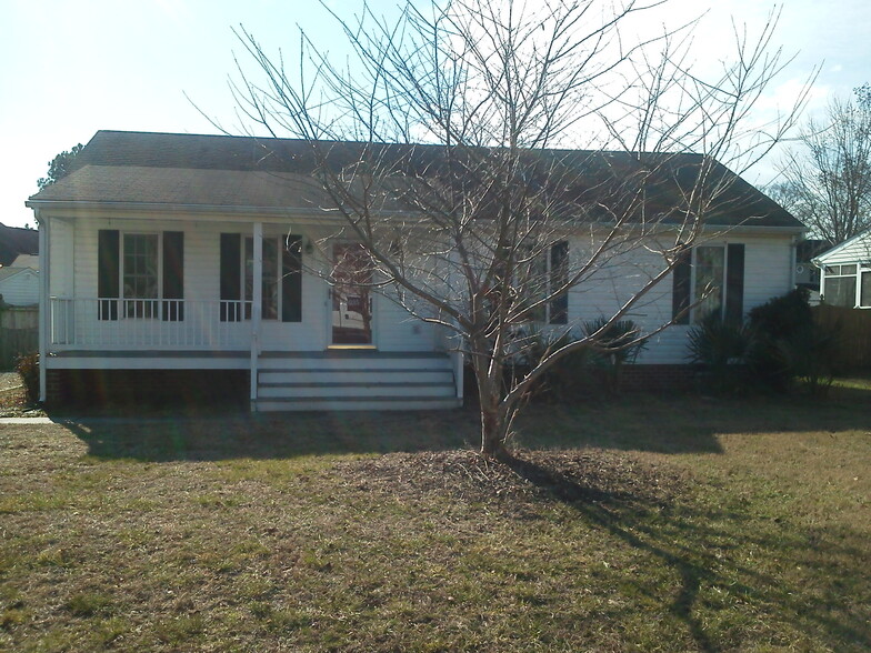 Building Photo - 7035 Evergreen Rd