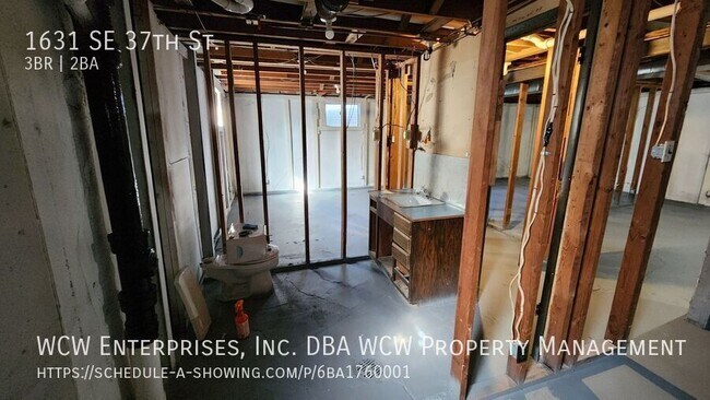 Building Photo - 1631 SE 37th St