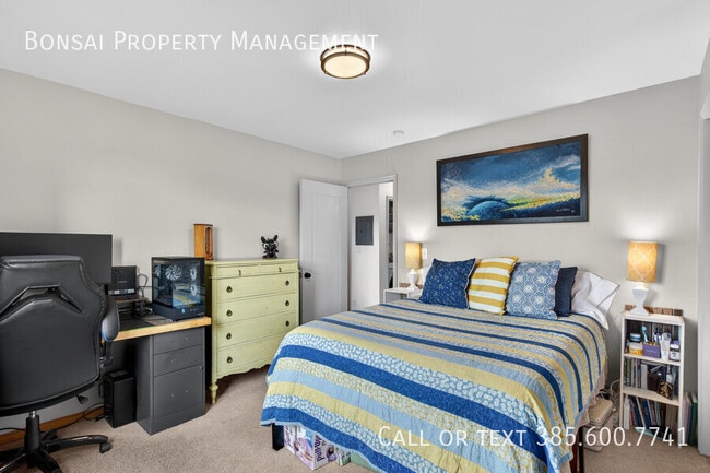 Building Photo - 894 N 160 W