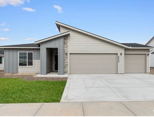 Building Photo - 5270 E Phelps Lk Dr