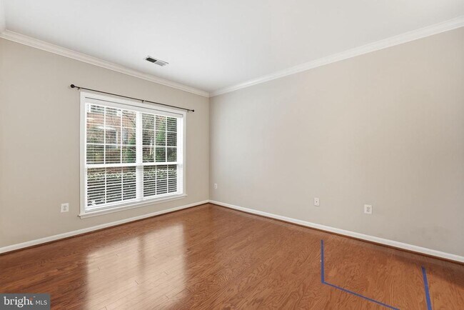 Building Photo - 4850 Eisenhower Ave