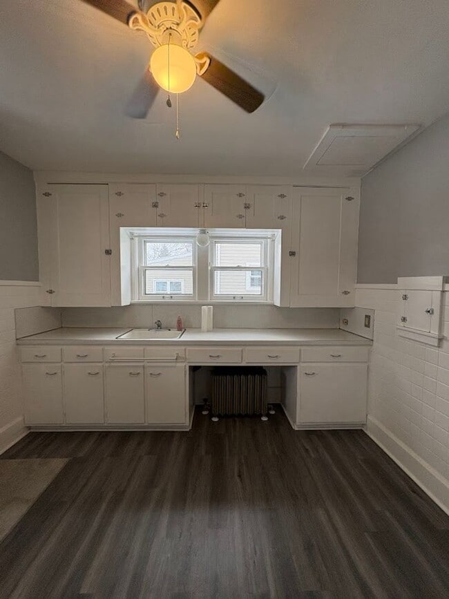 Building Photo - 1103 19th St NW