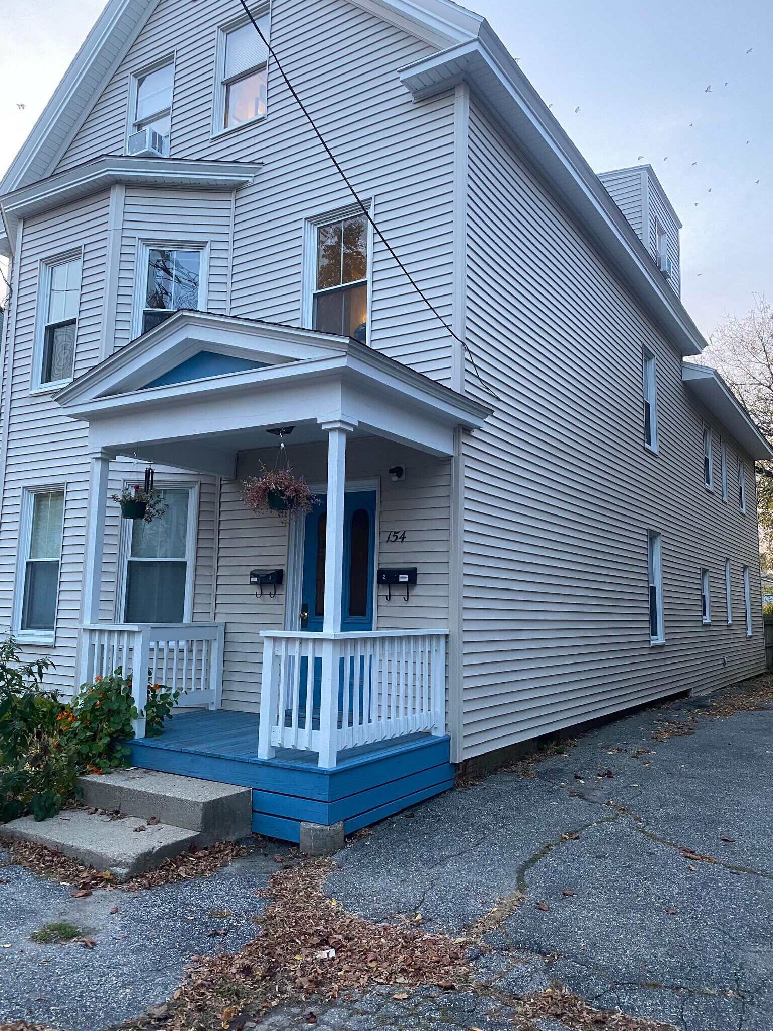 Front of Building - 154 College St