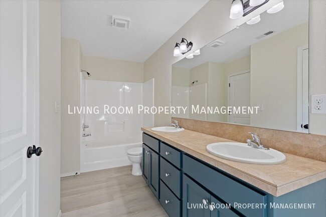 Building Photo - 2908 NE 88th Pl