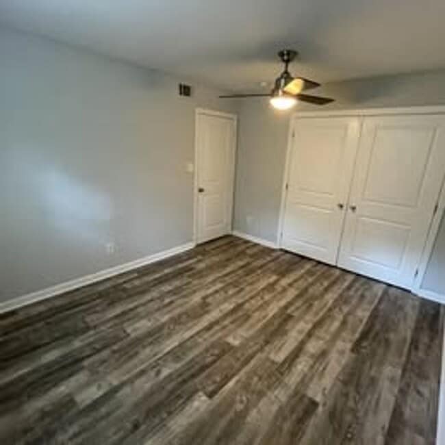 Building Photo - 5912 Lone Oak Dr SW