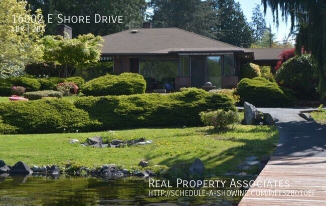 Building Photo - 3 bedrooms, 1 bathroom House on Martha Lak...