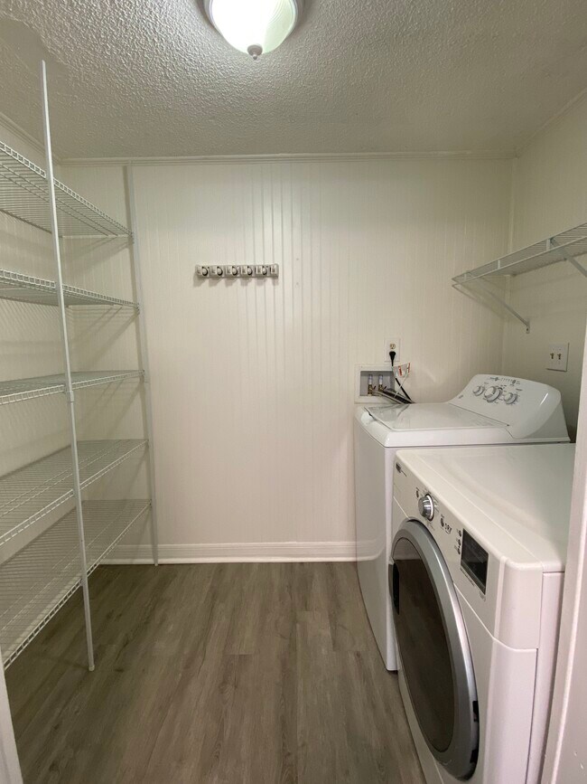 Building Photo - 12120 71st St E