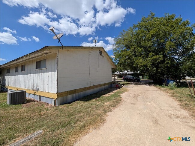 Building Photo - 163 Richter Ln