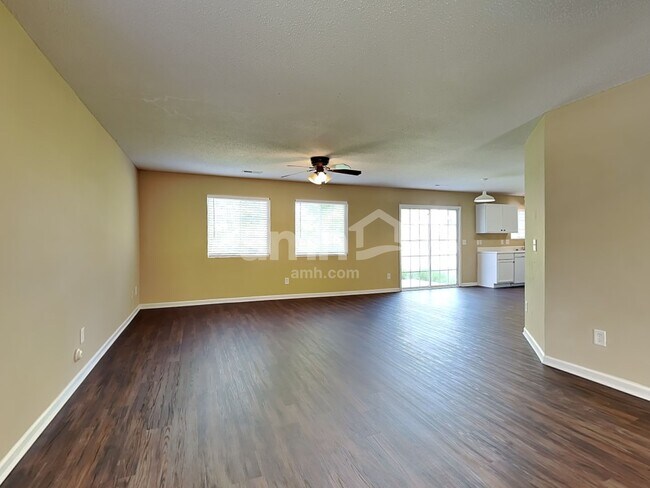 Building Photo - 836 Stockport Way