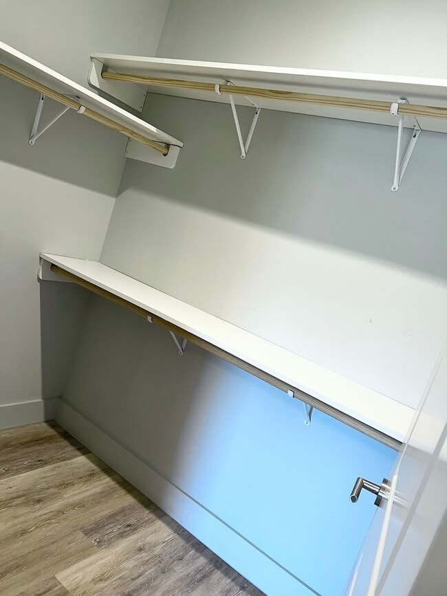 Building Photo - WATERFRONT CONDO FOR RENT