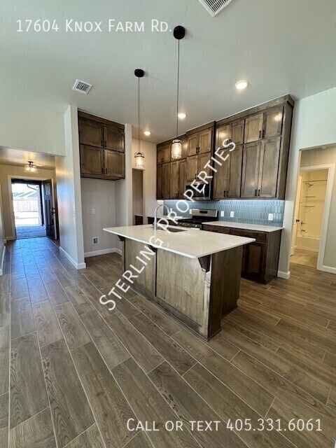 Building Photo - 17604 Knox Farm Rd