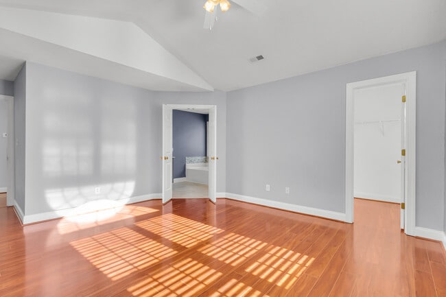 Building Photo - 109 Trinity Dr