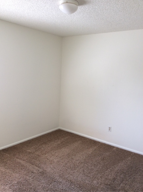 Building Photo - 942 Wakerobin Ln