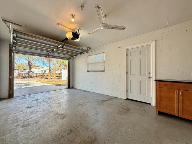 Building Photo - 510 81st Ave N