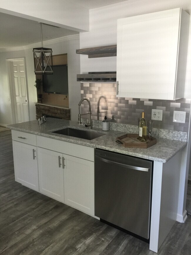 Kitchen - 23 E 6th St