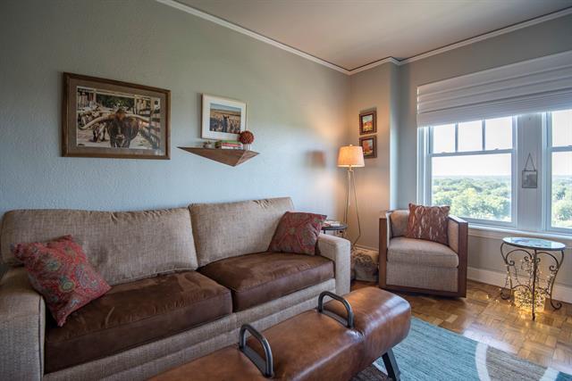 Building Photo - 2306 Park Pl Ave