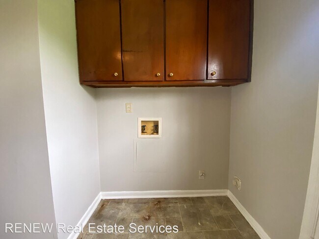 Building Photo - 2 br, 1 bath House - 3407 Moonlight Dr