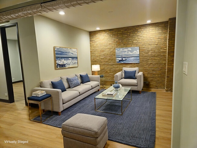 Building Photo - 1819 W Evergreen Ave