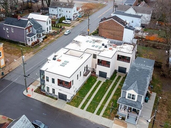 Building Photo - 1325 Knowlton St