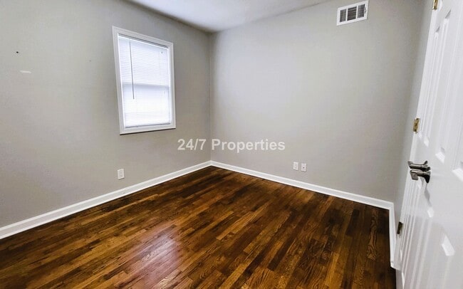 Building Photo - Inviting 3 BD | 2 BA Home with Big Backyard in West Linn