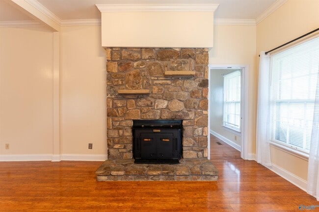 Building Photo - 718 Rison Ave NE