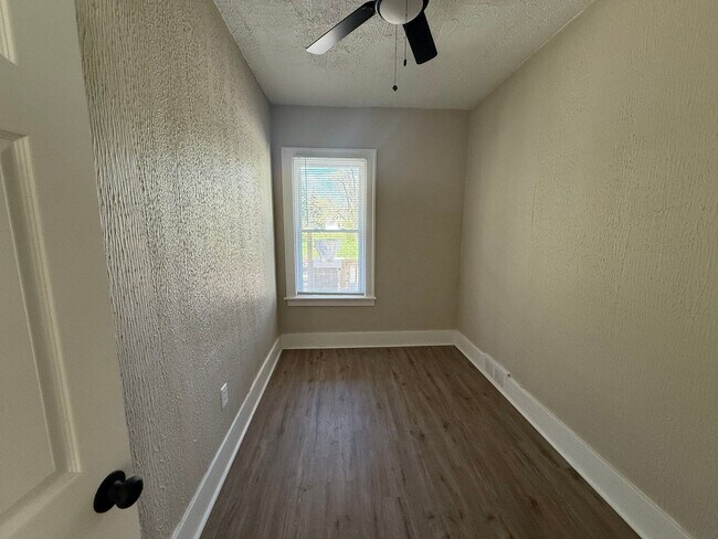 Building Photo - Renovated 3-Bedroom Home – We Welcome Sect...
