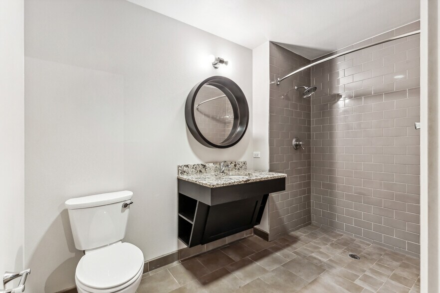 Building Photo - 1000 Lipscomb St