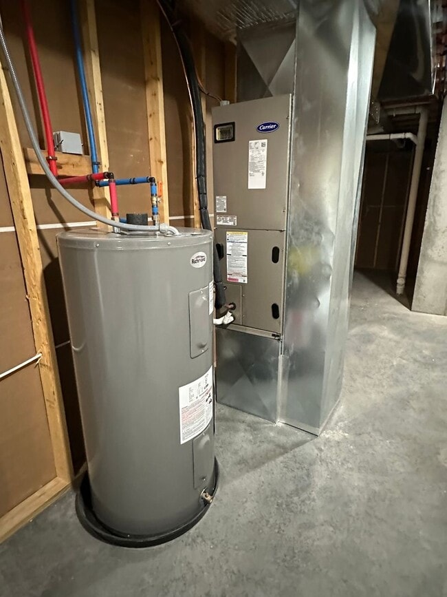 Building Photo - NEW CONSTRUCTION 5 Bed 3 Bath w/ Walk Out Basement Waynesville School District