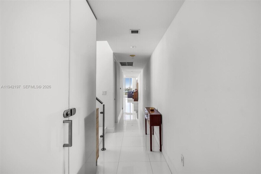 Building Photo - 1100 Biscayne Blvd