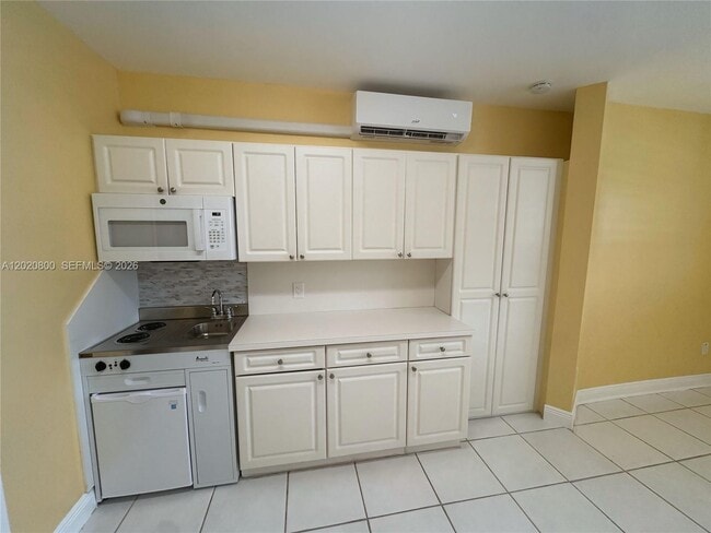 Building Photo - 8605 SW 106th St