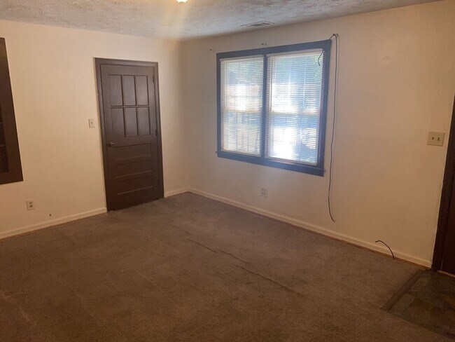 Building Photo - r2354a