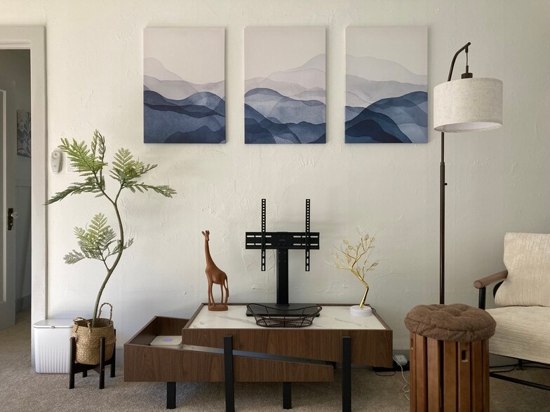 Building Photo - 3421 Belmont Ave