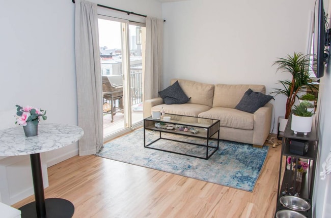 Building Photo - 318 PARK Ave