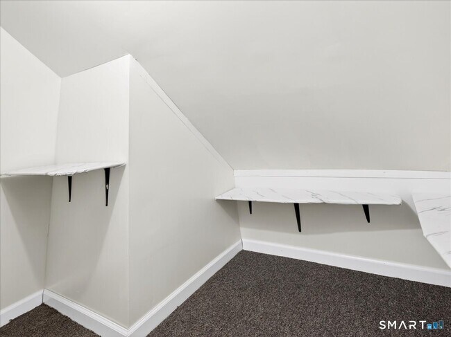 Building Photo - 91 Jewett St