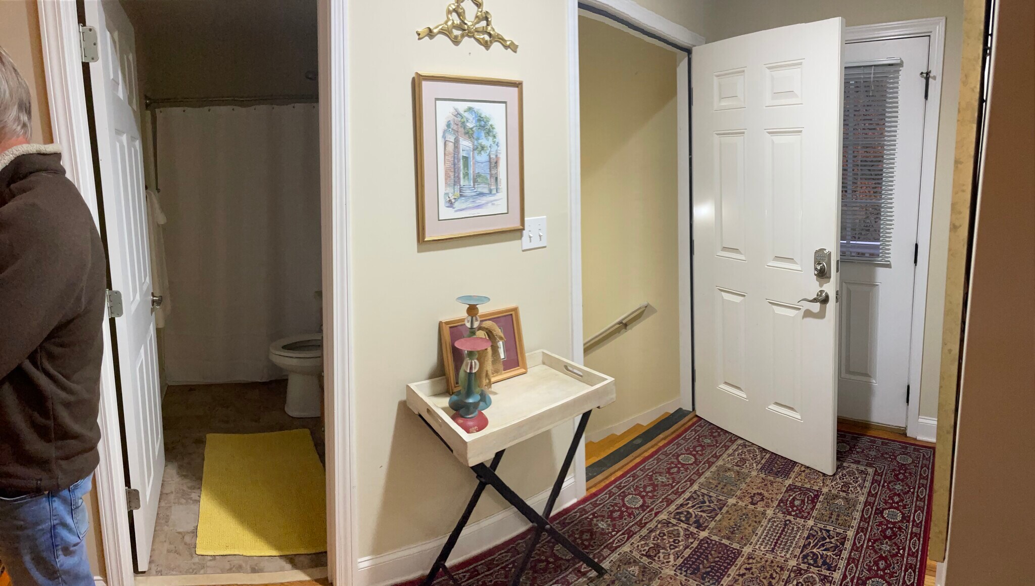 Entry foyer - 137 Edgecombe Rd