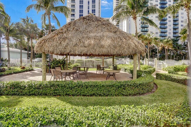 Building Photo - 3901 S Ocean Dr