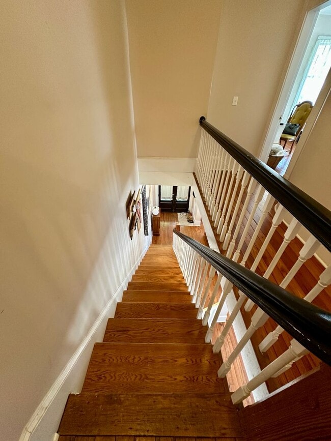 Building Photo - 3 BED | 2.5 BATH | WRAP AROUND PORCHES | MIDTOWN