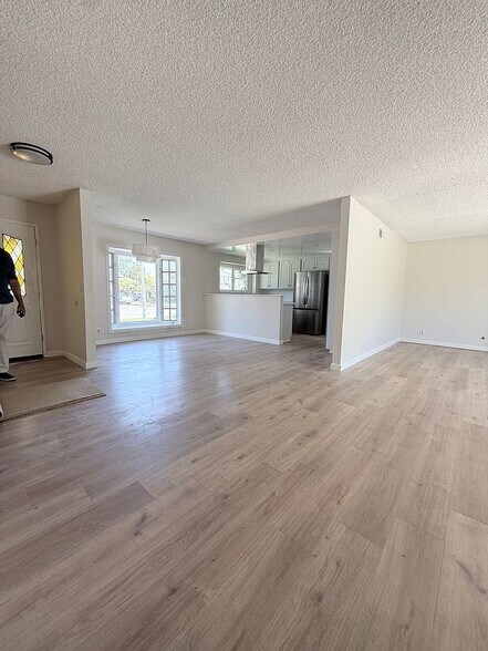 Building Photo - 6292 Silverwood Dr