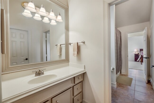 Building Photo - 2603 Little Lake Ct