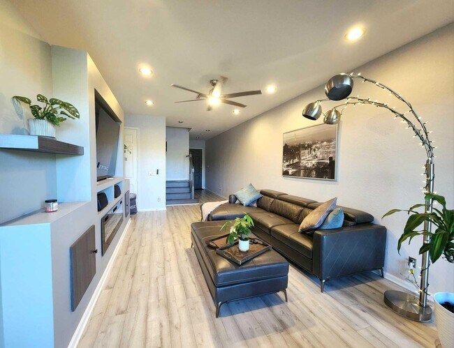 Building Photo - 2247 SW Cape Cod Dr