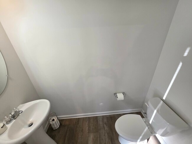 Building Photo - 426 Creekbed Cir