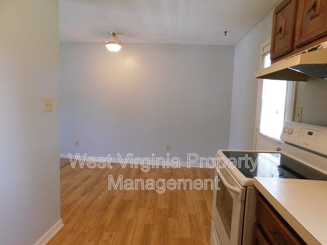 Building Photo - 127 Cardinal Wy