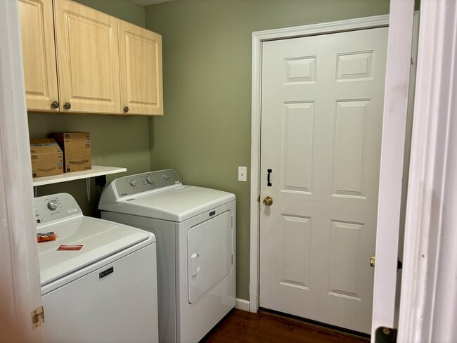 Building Photo - 12 Picardy Pl