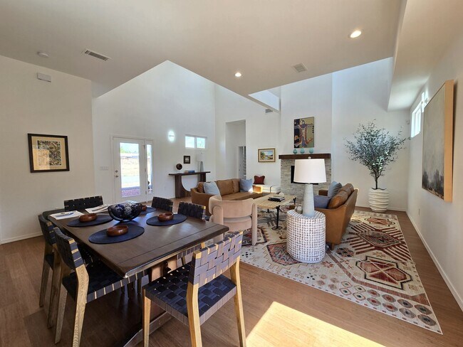 Building Photo - 2822 Camino Mendoza