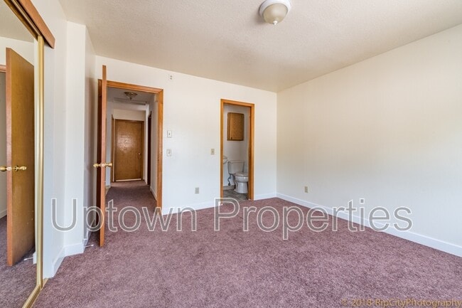 Building Photo - 3435 SW 125th Ave