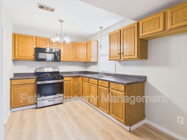 Building Photo - 3411 S Polk St