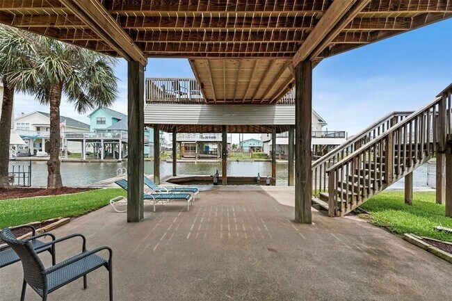 Building Photo - 21812 Frio Dr